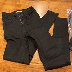 Levi’s skinny black jean